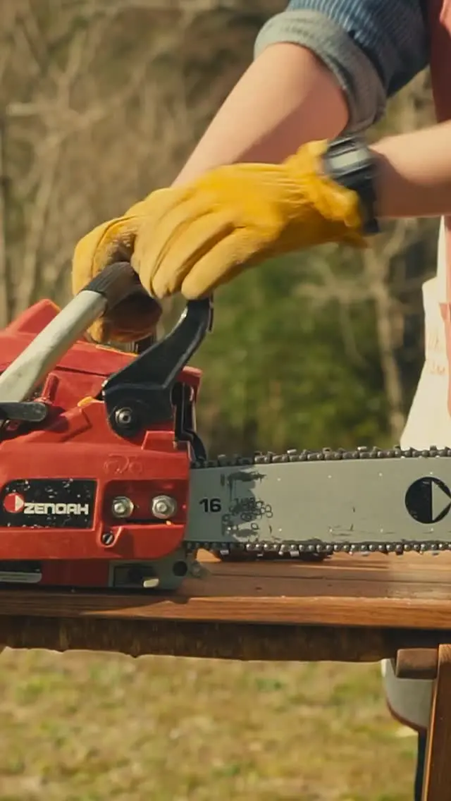 Quiet chainsaw maintenance before heading into the forest.

山に入る前の準備。

#chainsaw #toolmaintenance #asmr #satisfying #quietwork #homesteadlife #チェーンソー #メンテナンス #山暮らし #里山暮らし #整える