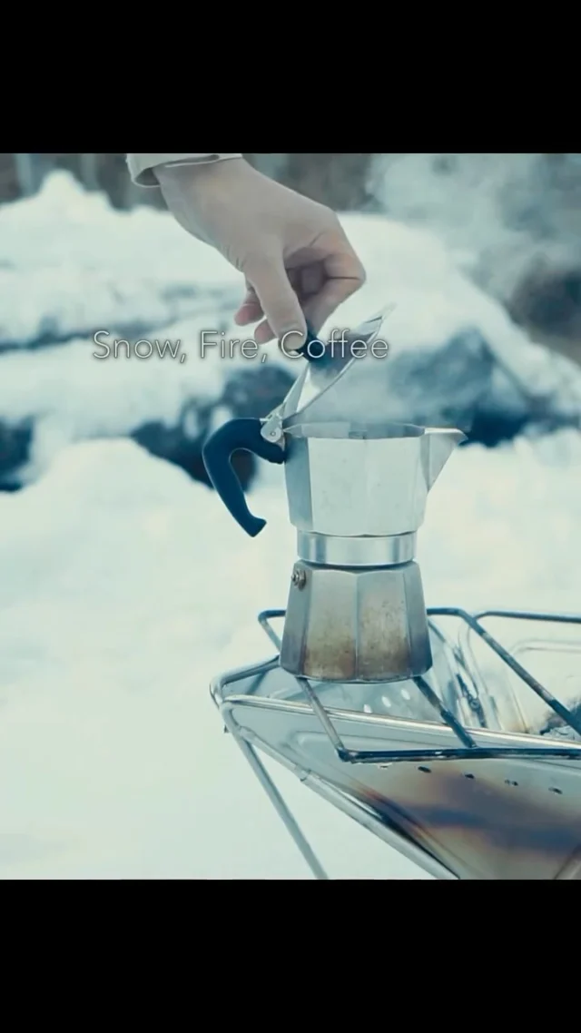 Snow, Fire, Coffee
Cold snow, warm fire.
Full film: “Snow, Fire, and Handwork | Winter Hours” via the link in my bio.

雪の冷たさと、火のあたたかさ
『Snow, Fire, and Handwork | Winter Hours』フル動画はプロフィールのリンクより

#homesteadlife #山暮らし #森暮らし #fireside #winterlife