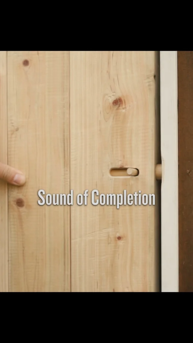 The Final Touch
Crafting a custom wooden latch with a simple spring.
木製のシンプルなラッチ作り。

#homestead #CabinLife #田舎暮らし #woodworking #diy #小屋作り