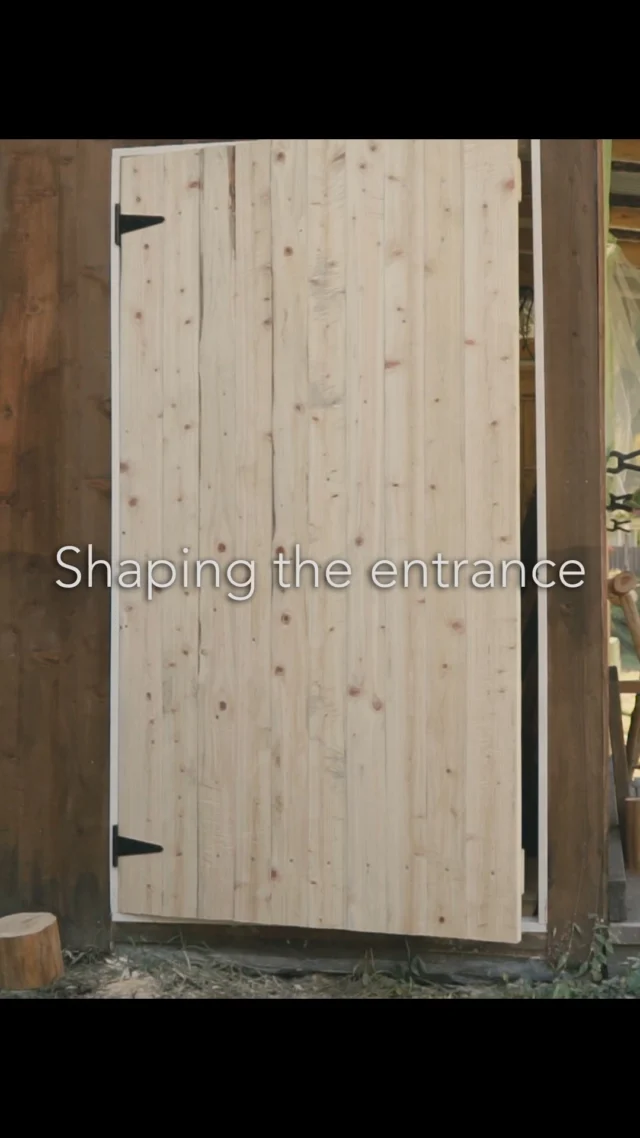 Handcrafting a Rustic Door.
The scent and sound of wood echoing in the forest.
シンプルな木製ドア作り。

#homestead #田舎暮らし #woodworking #diy #cabinlife